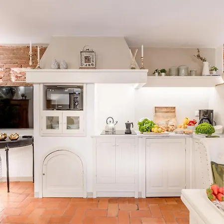 Apartman With Square Views Lucca