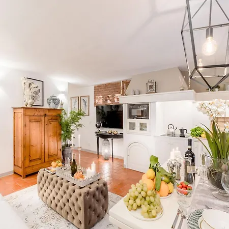 With Square Views Apartman Lucca