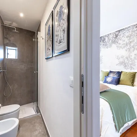 Apartman With Square Views *